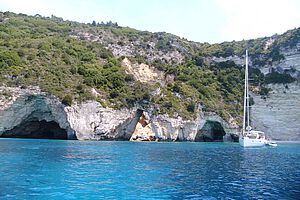 Blauwasserbucht auf der Insel Paxos im ionischen Meer